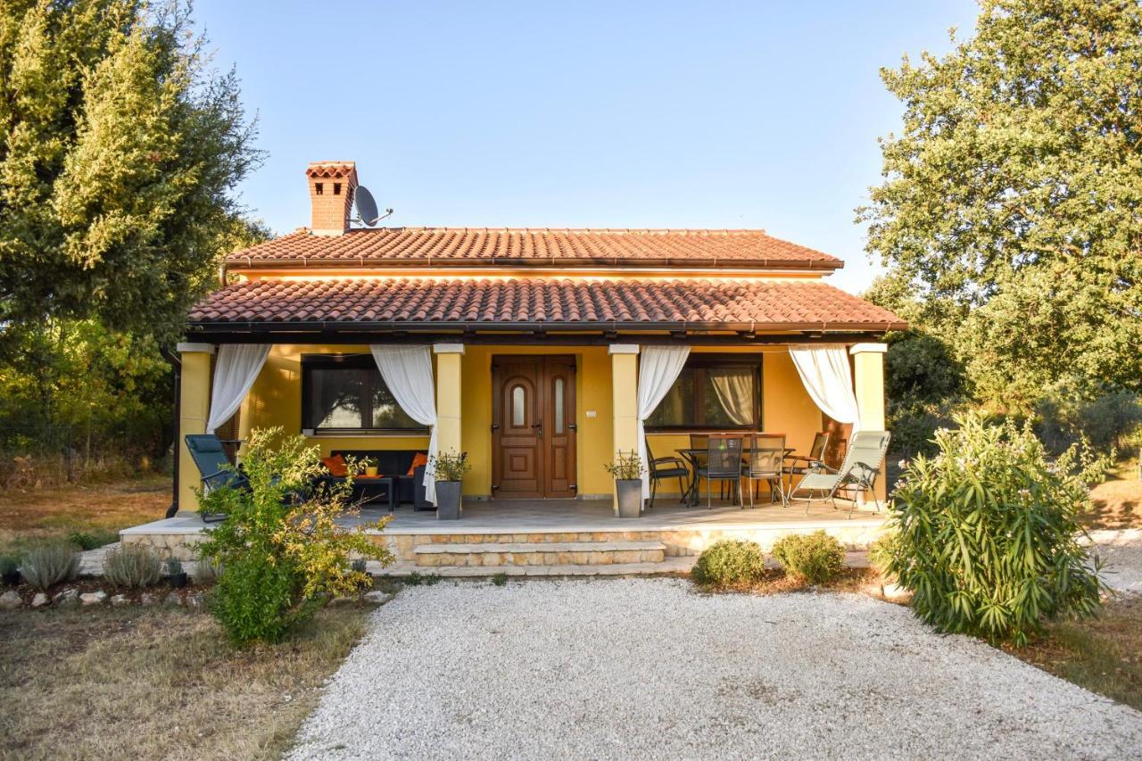 Holiday House Val Vidal โรวีน ภายนอก รูปภาพ