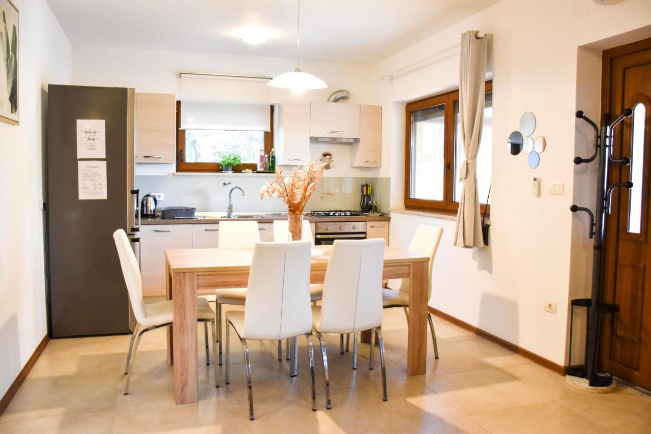 Holiday House Val Vidal โรวีน ภายนอก รูปภาพ