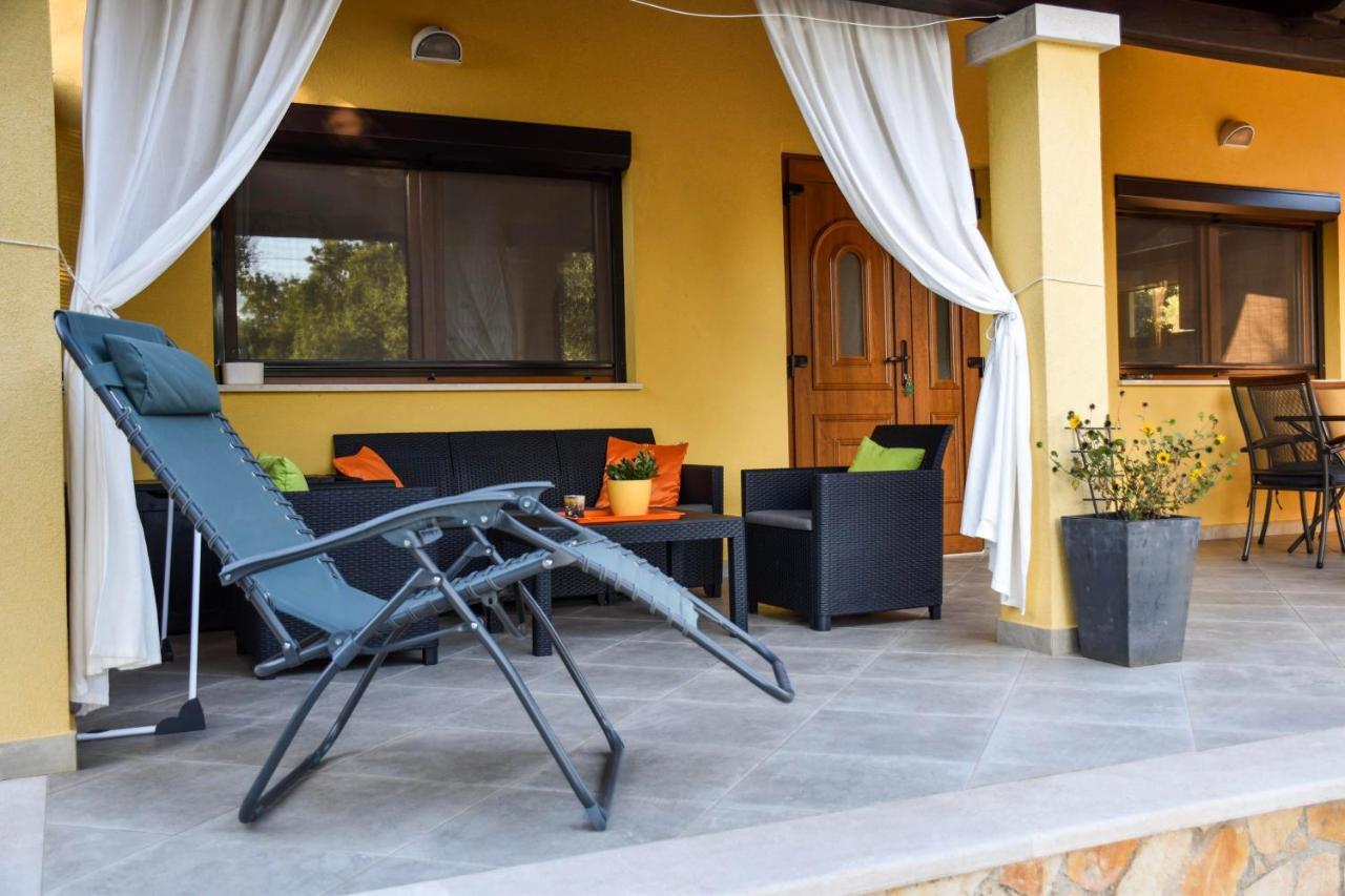 Holiday House Val Vidal โรวีน ภายนอก รูปภาพ